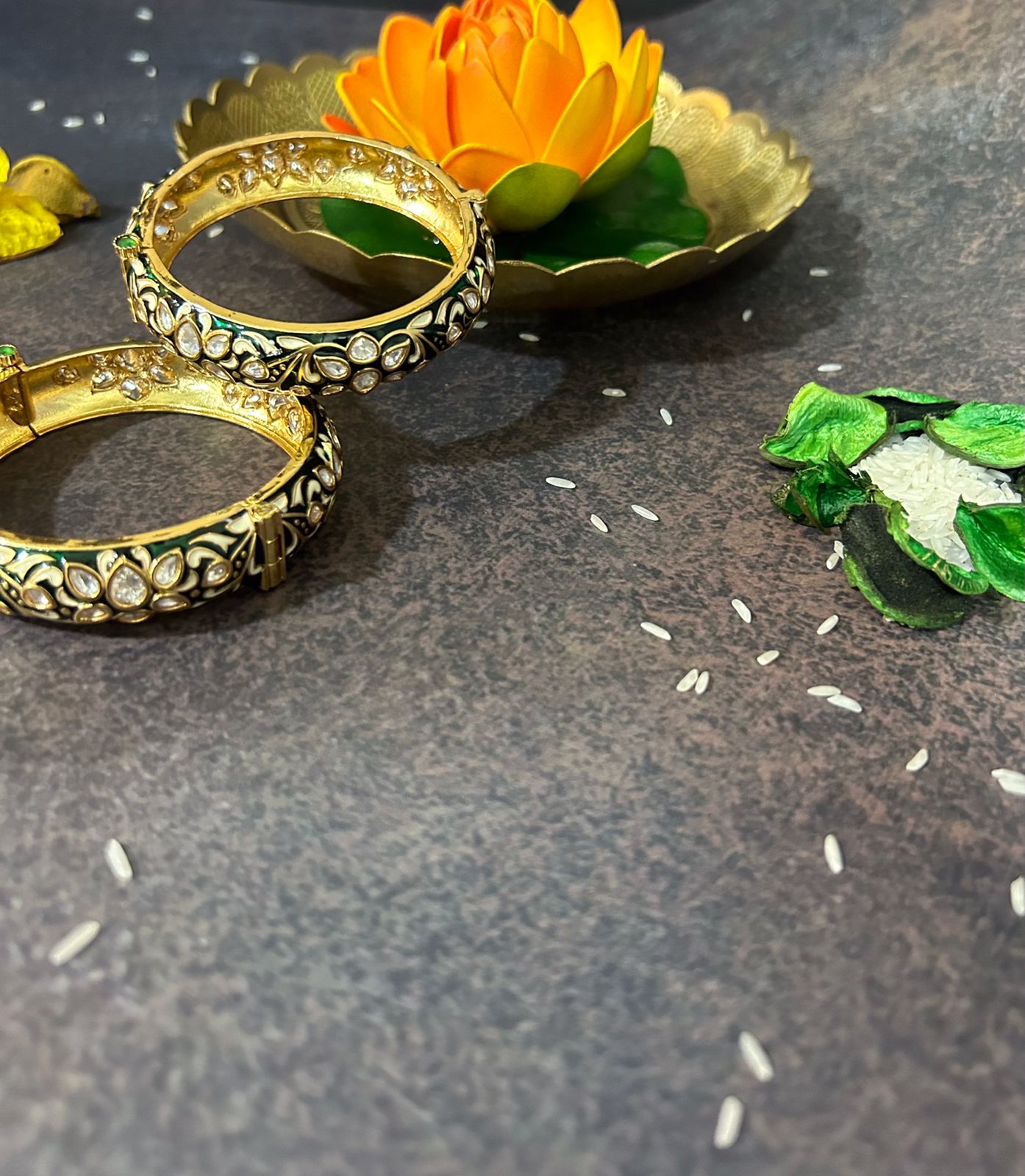 Single Green Enamel With Polkhi Bangles