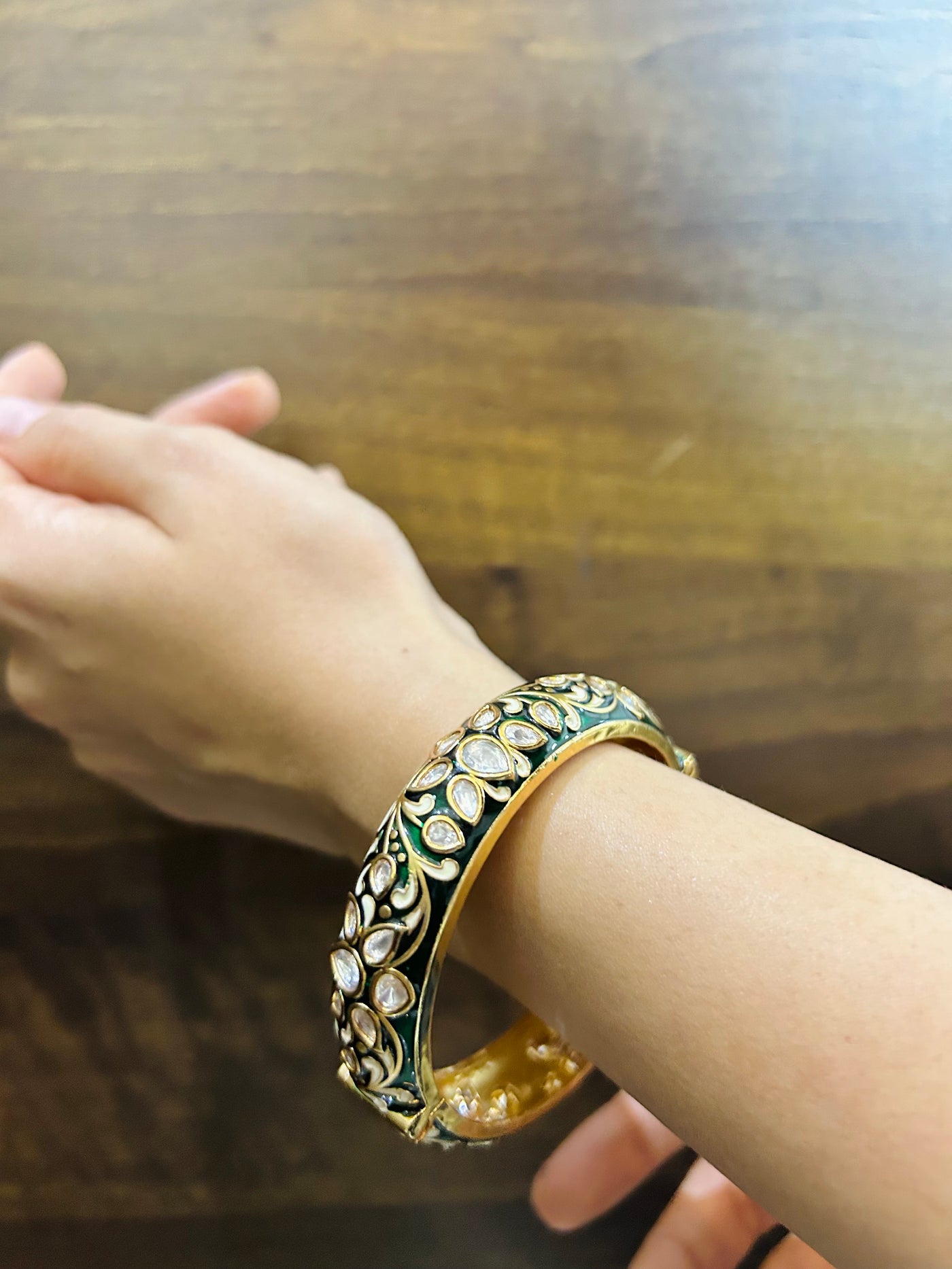 Single Green Enamel With Polkhi Bangles