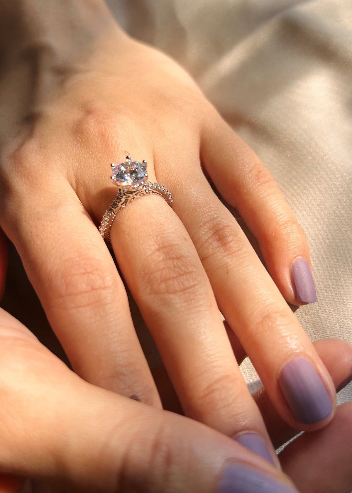 Classic Charm: 1 Carat Diamond Ring with 6-Prong Setting & Accents