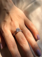 Classic Charm: 1 Carat Diamond Ring with 6-Prong Setting & Accents