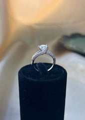 The Airy Elegance: Open-Setting Solitaire Diamond Ring