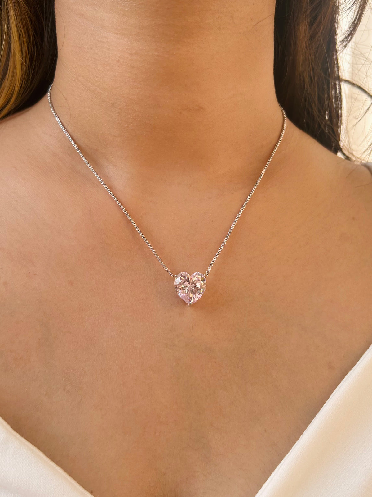 Romantic Pink Heart Pendant: A Dazzling Expression of Affection