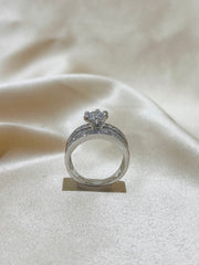 Statement Elegance - Solitaire Cocktail Ring