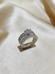 Statement Elegance - Solitaire Cocktail Ring