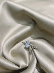 Elegant Oval - Solitaire Diamond Ring