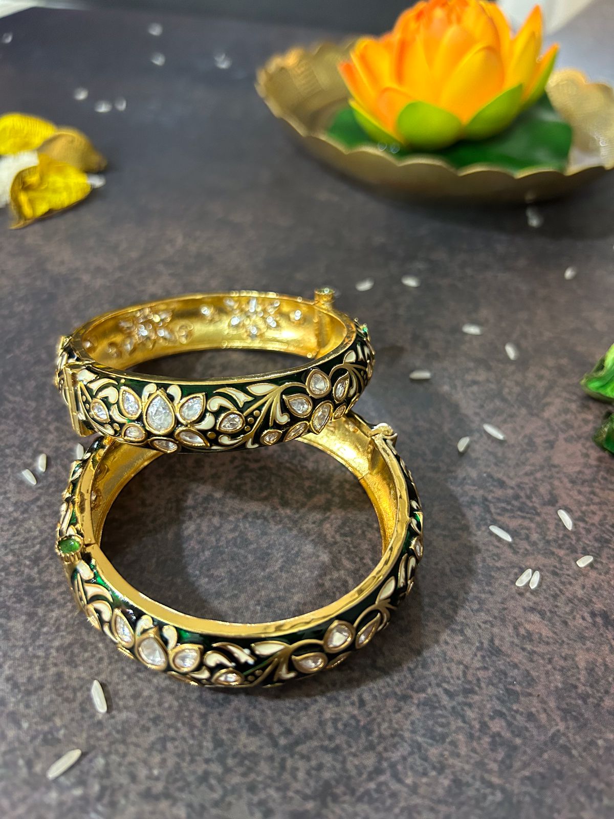 Single Green Enamel With Polkhi Bangles